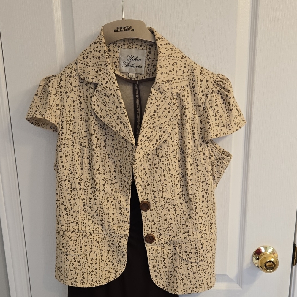 Cream Floral Short Sleeve Blazer 55% Linen